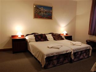 Hid Hotel Boedapest Buitenkant foto