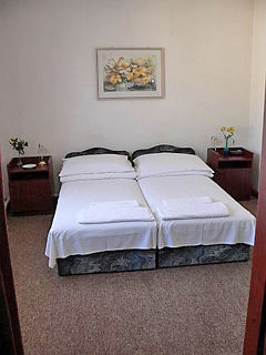 Hid Hotel Boedapest Buitenkant foto